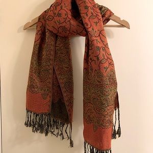 Beautiful floral woven pashmina shawl/scarf/wrap with fringe